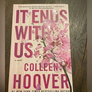 It Ends With Us- Colleen Hoover book